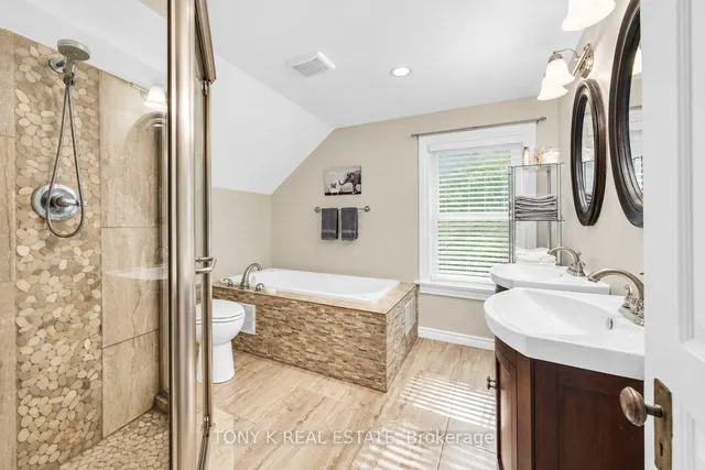 1027 Ewart St, Innisfil 2