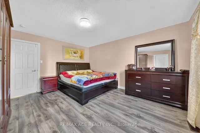 119 Taucar Gate, Bradford West Gwillimbury 5