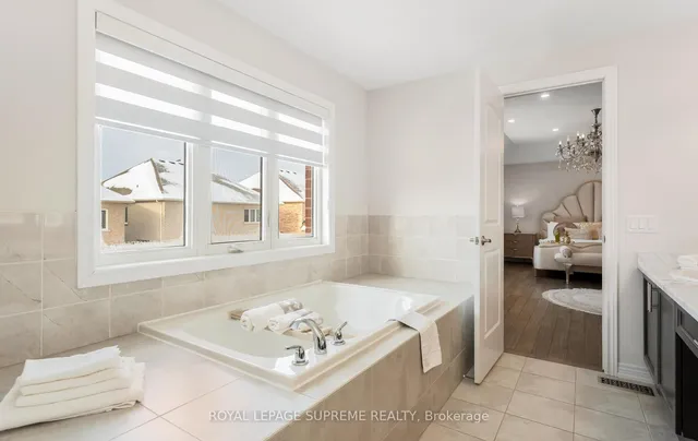 95 Selby Cres, Bradford West Gwillimbury 4