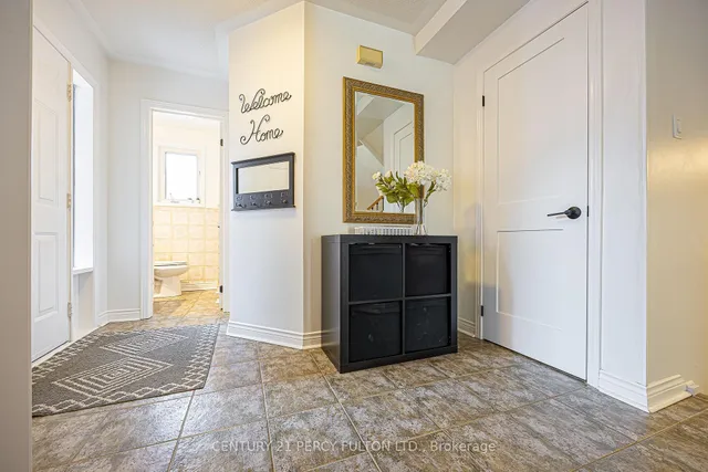 84 Loraview Lane, Aurora 4