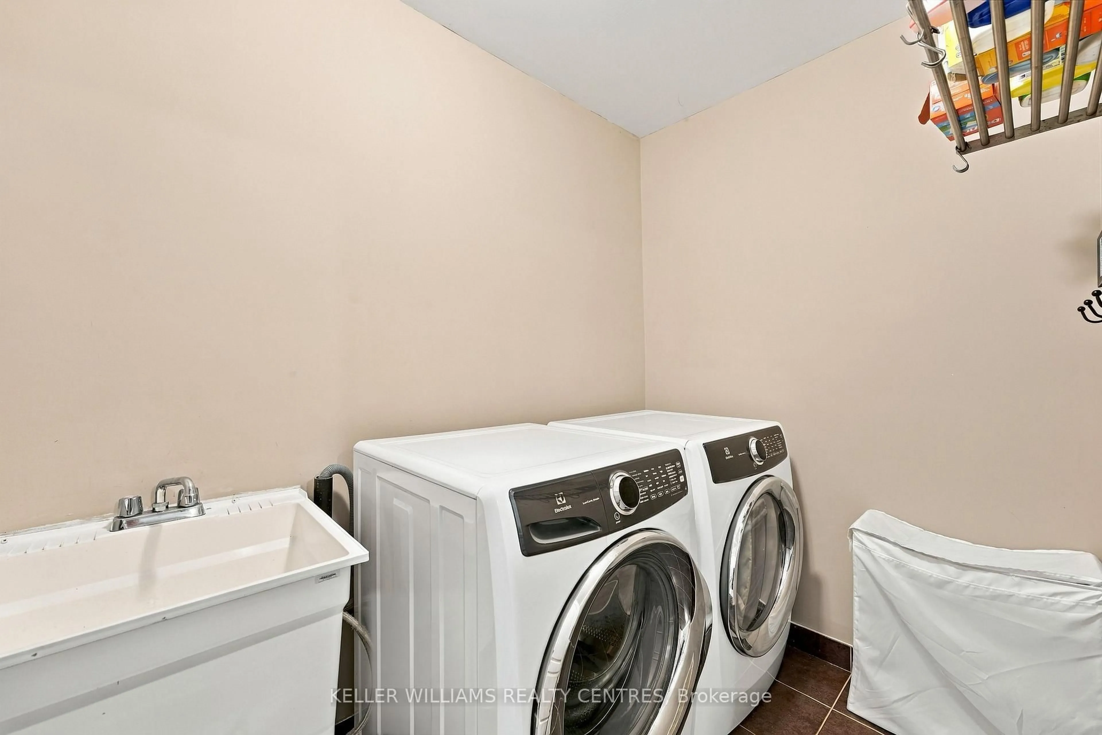 trreb/IMG-N13795160_8aa1de3d-c7c4-4cea-ac0b-1d1af0f8bb39-l.jpg