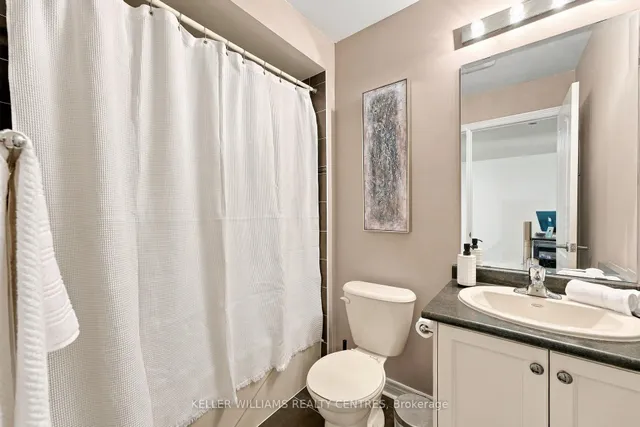 8 Rogers Tr, Bradford West Gwillimbury 2