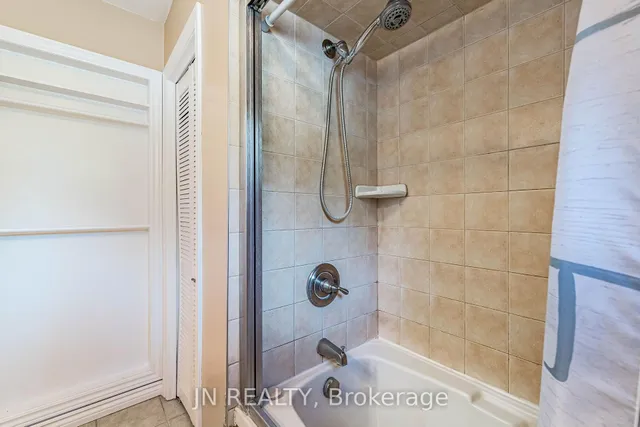 49 School St, East Gwillimbury 5