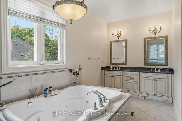 16 Dew Drop Crt, Vaughan