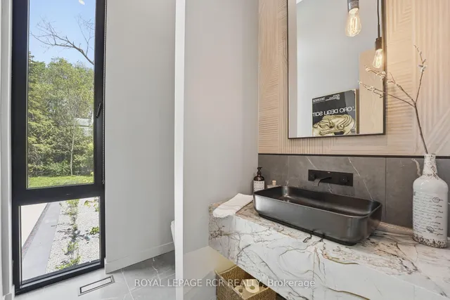 3404 Vivian Rd, Whitchurch-Stouffville 3