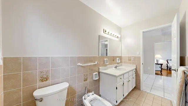 82 Embassy Dr, Vaughan 5