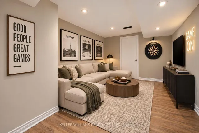 668 McGregor Farm Tr, Newmarket 4