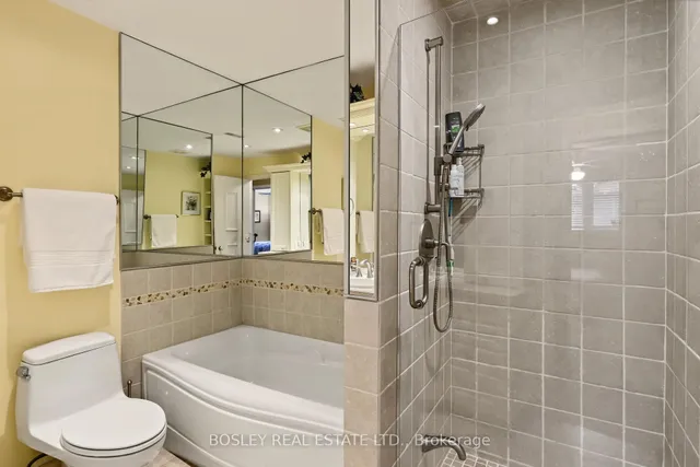 69 Fairway Dr, Aurora 3