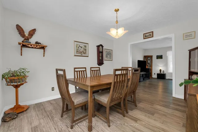 7533 County Road 10, Essa 5