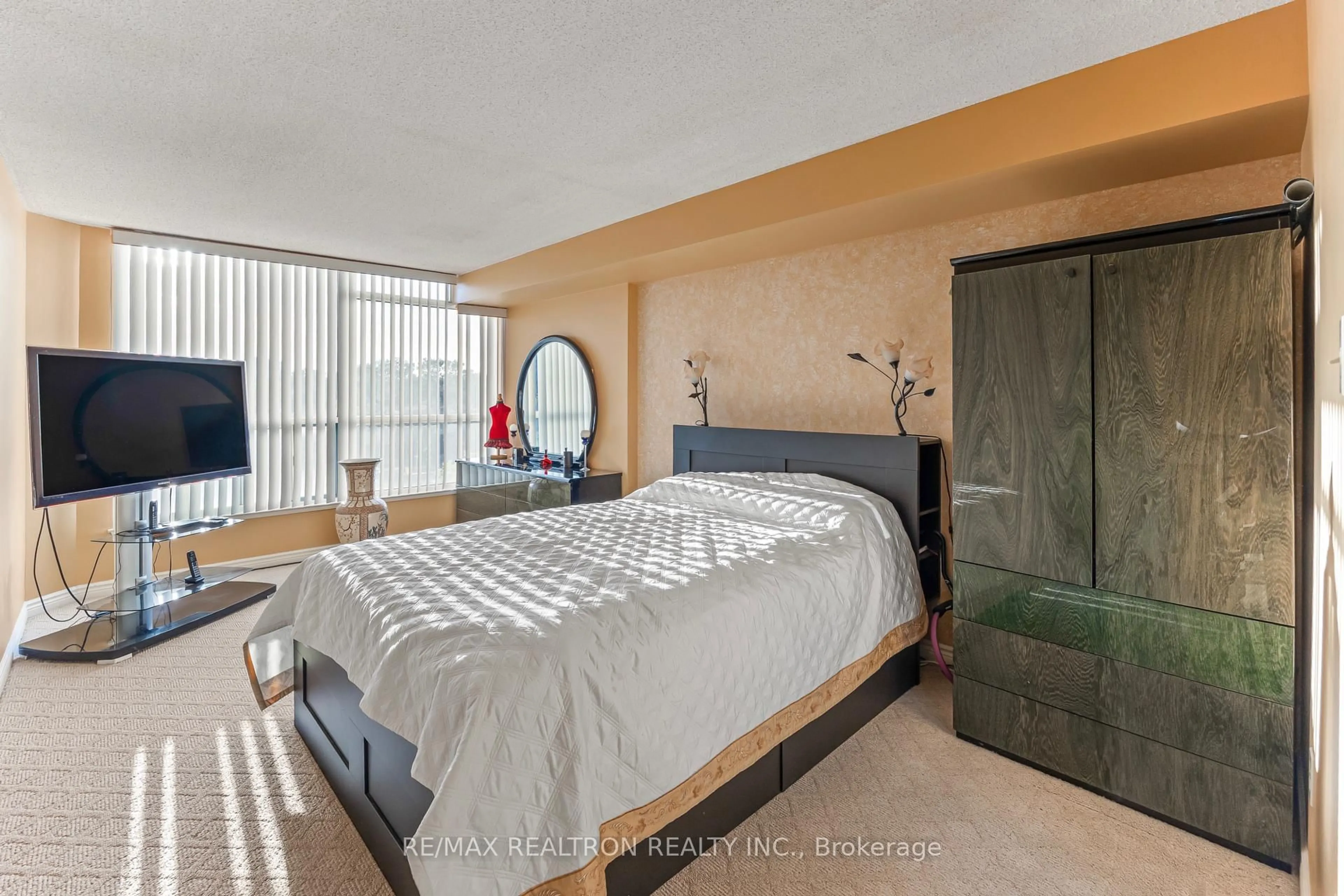 trreb/IMG-N13799476_3d68cb91-672f-4276-9f08-4ec39f48df79-l.jpg