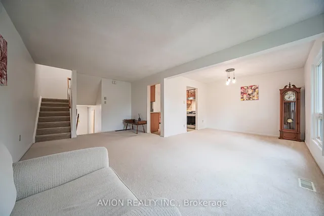 646 Village Pkwy #23, Markham 4
