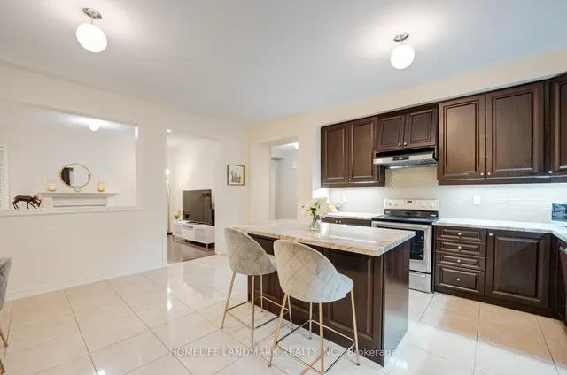 298 West Lawn Cres, Whitchurch-Stouffville 2