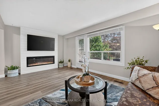 209 CASTLE ROCK Dr #9, Richmond Hill 3