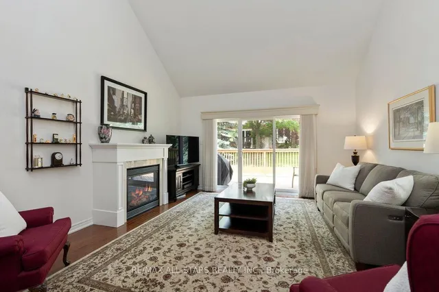 52 Oasis Way, Markham 3