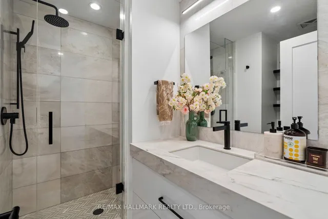 2908 Highway 7 #PH3806, Vaughan 5