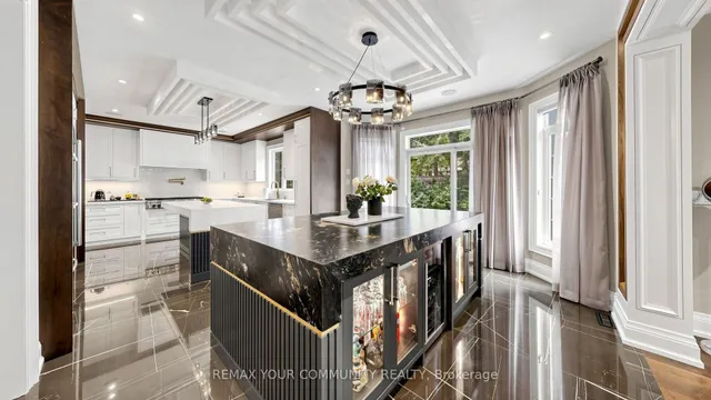 25 Guinevere Crt, Richmond Hill 2