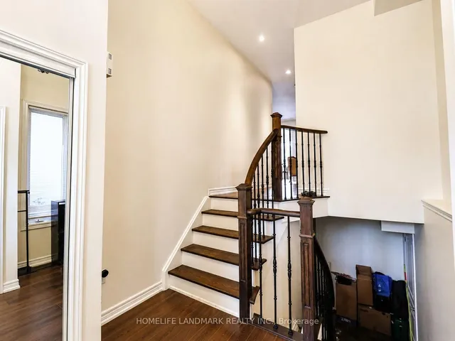 41 Mansard Dr, Richmond Hill 2