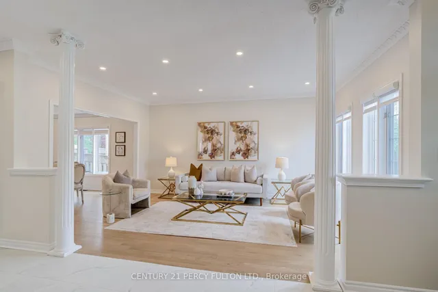 118 Village Gate Dr, Markham 4