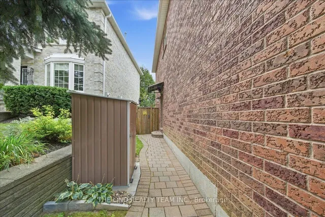 103 Allenvale Dr, Aurora