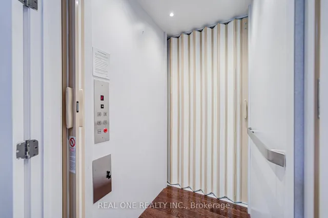 421 Flamingo Rd, Vaughan 3