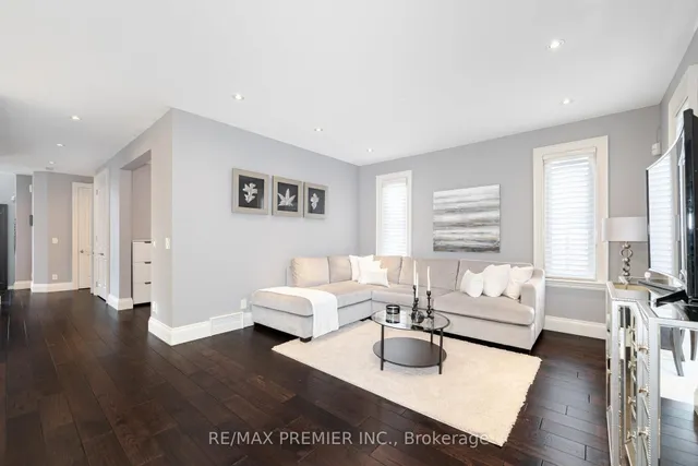 28 Ellerby Sq, Vaughan 2