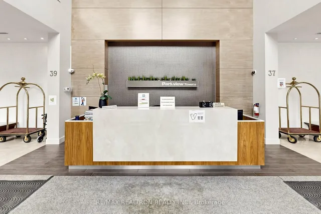 39 Galleria Pkwy #UPH3, Markham 5