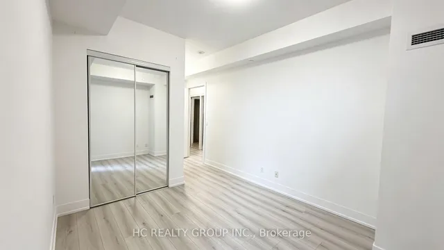 9471 Yonge St #641, Richmond Hill 4