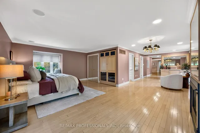 60 Kingscross Dr, King 4