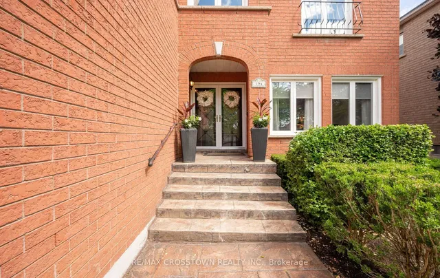 194 Caproni Dr, Vaughan 2
