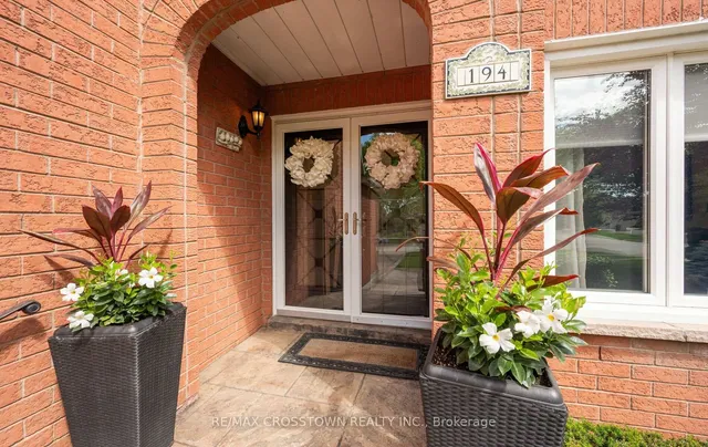 194 Caproni Dr, Vaughan 4
