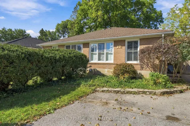 70 Tecumseh Dr, Aurora 3