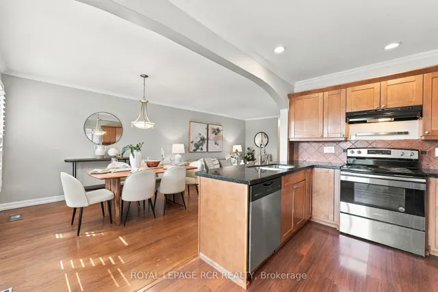 70 Tecumseh Dr, Aurora 5