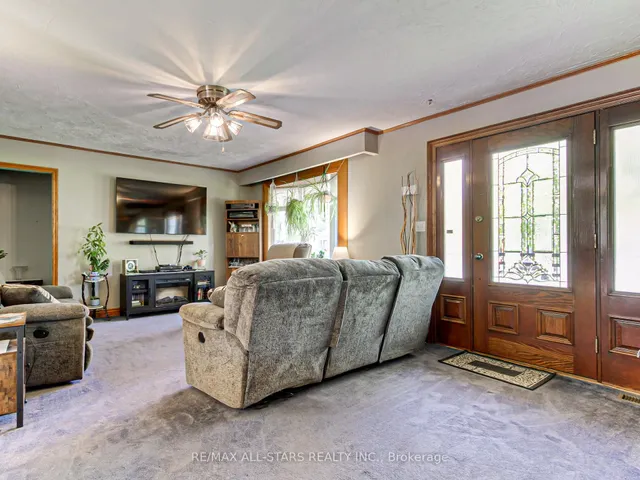 397 Winnifred Dr, Georgina 3