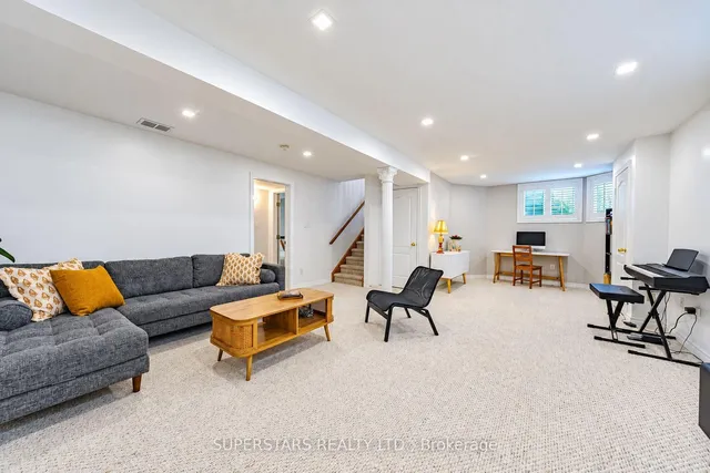 167 Humberland Dr, Richmond Hill 5