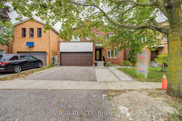 39 Millcroft Way, Vaughan 3