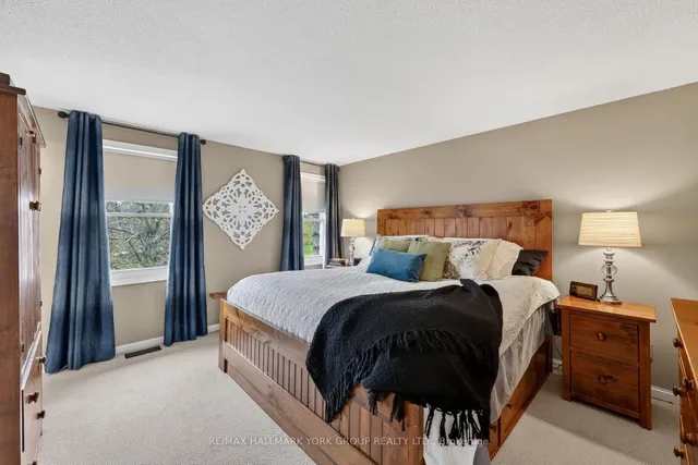 8 Grant Crt, East Gwillimbury 4