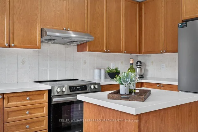 571 Reeves Way Blvd, Whitchurch-Stouffville 5