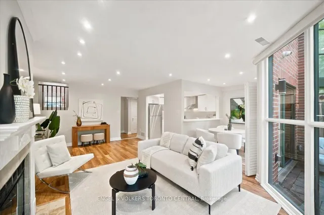 100 Arbors Lane #TH18, Vaughan 4