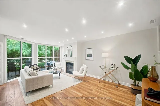 100 Arbors Lane #TH18, Vaughan 3