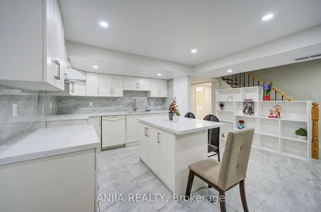8 Brooklyn Cres, Markham 3