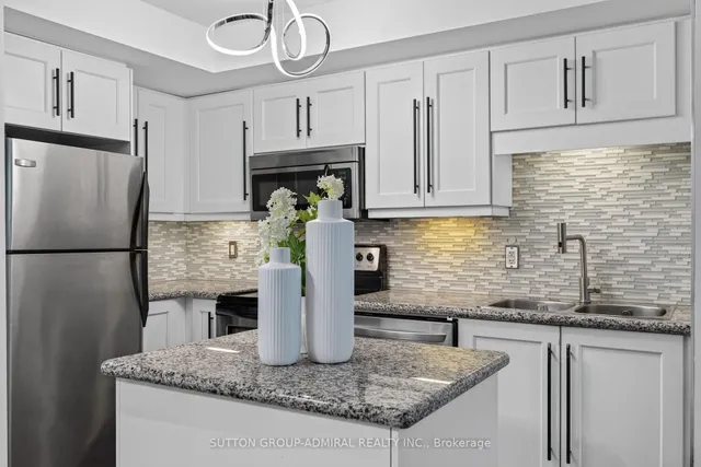 18 Harding Blvd #1203, Richmond Hill 2