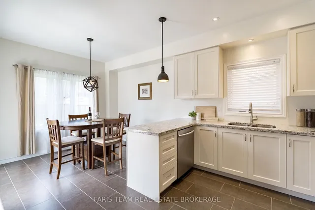 1110 Wharram Way, Innisfil 5