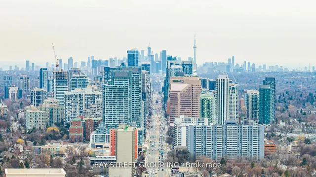 7167 Yonge St #718, Markham 4