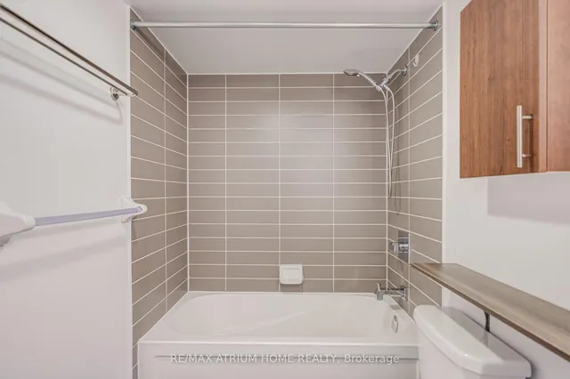 75 Norman Bethune Ave #904, Richmond Hill 5