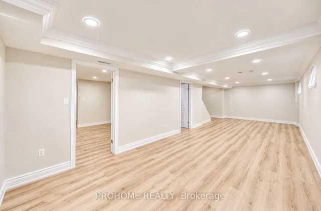 36 Summerfeldt Cres, Markham 5