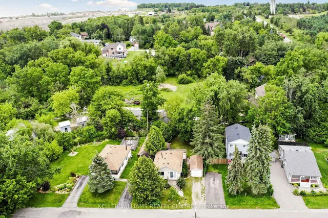9 Maple Grove St, Whitchurch-Stouffville 5