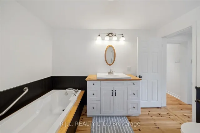 242 Morrison Ave, Brock 4