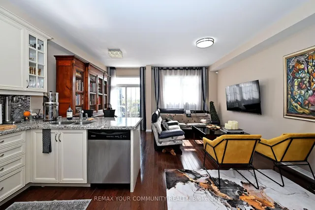 30 Spruce Pine Cres, Vaughan 3