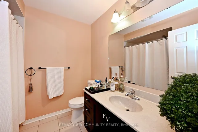 30 Spruce Pine Cres, Vaughan 4