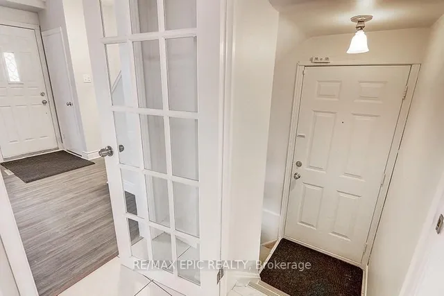 274 Taylor Mills Dr, Richmond Hill 2